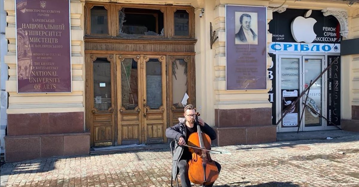 Een cellist uit Kharkiv